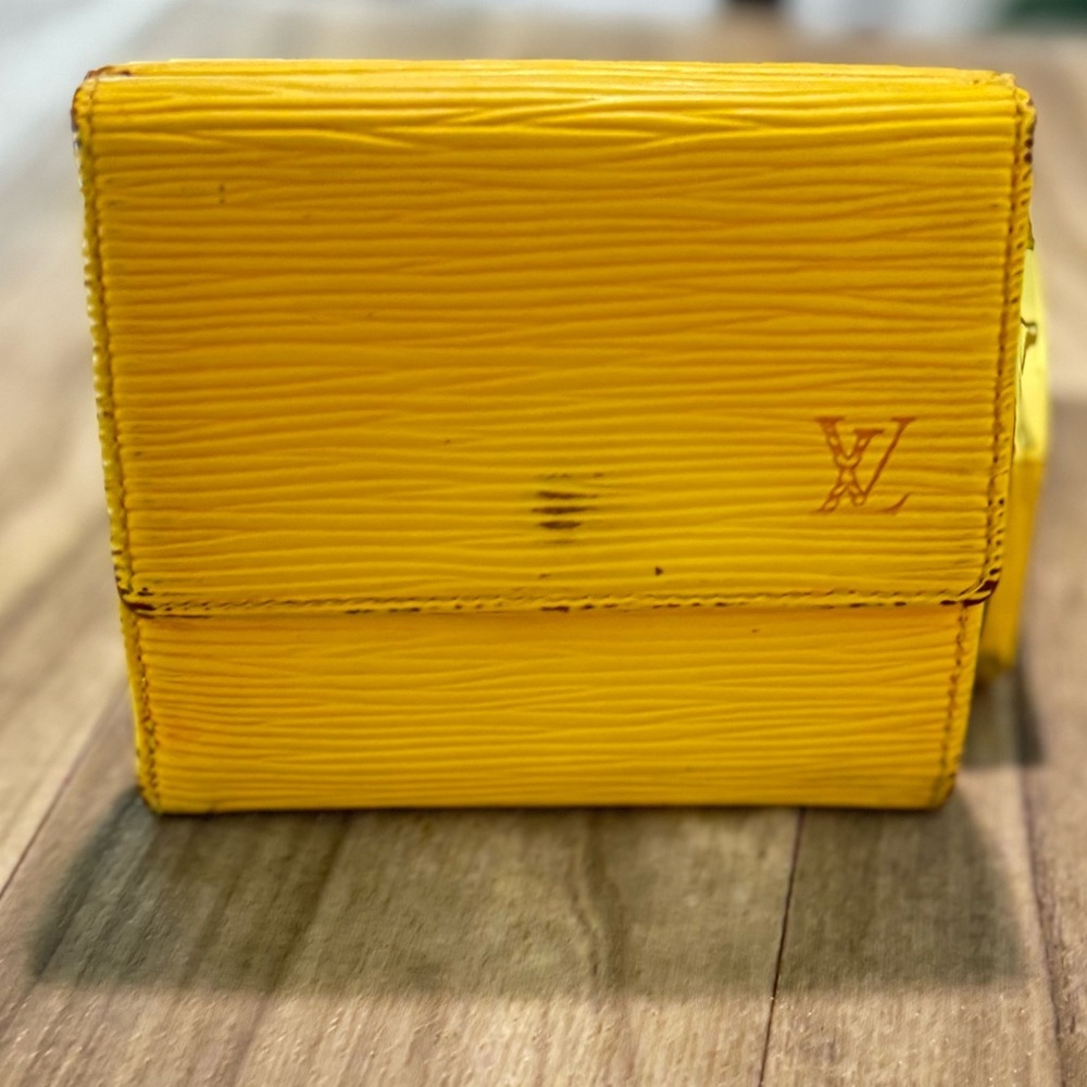 Louis Vuitton Iconic Yellow & Purple Epi Wallet! - Picture 2 of 8